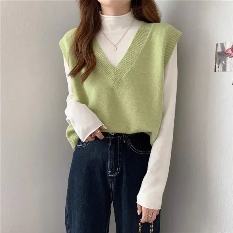 Minimalist Women’s V-Neck Knit Vest – Cozy Korean Aesthetic.