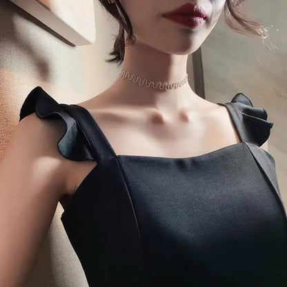 Geometric Hollow Heart Necklace – Modern Minimalist Pendant for Women.