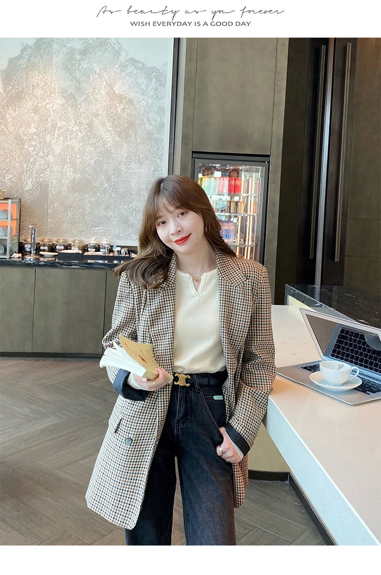 Elegant Knit V-Neck Sweater – Slim Fit Autumn Winter Pullover for Women.