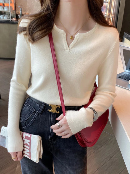 Elegant Knit V-Neck Sweater – Slim Fit Autumn Winter Pullover for Women.