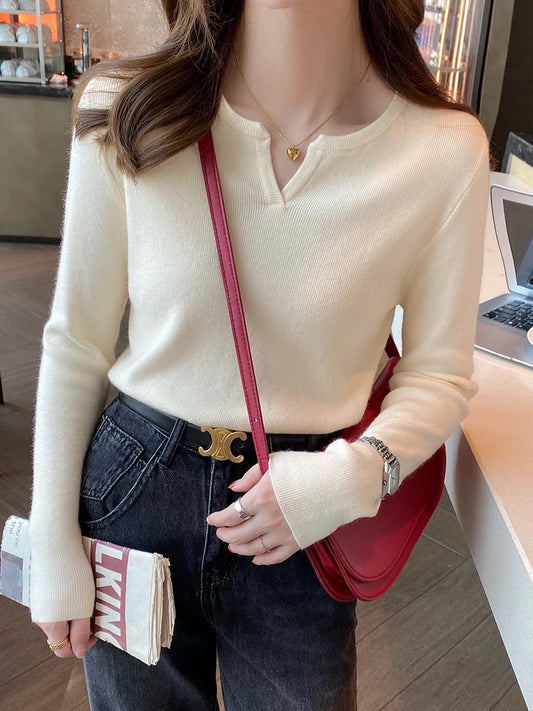 Elegant Knit V-Neck Sweater – Slim Fit Autumn Winter Pullover for Women.