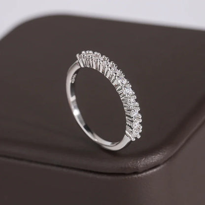 925 Silver Shiny Zircon Ring – Elegant Minimalist Jewelry for Women.