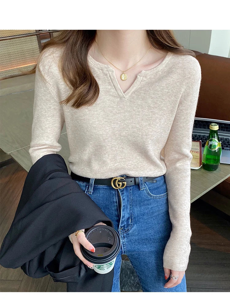 Elegant Knit V-Neck Sweater – Slim Fit Autumn Winter Pullover for Women.