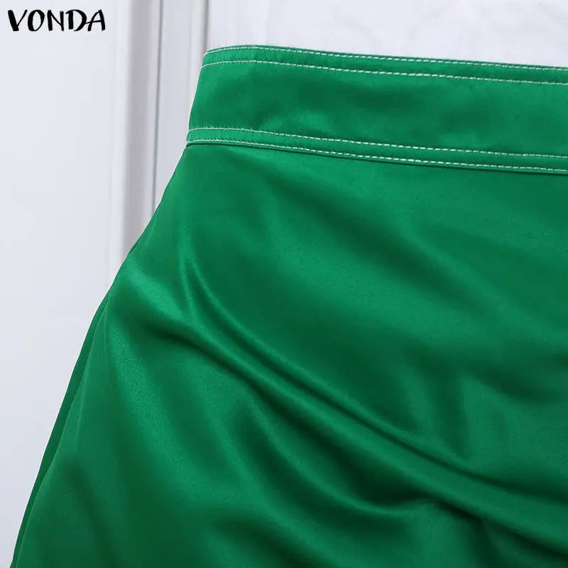 Plus Size High Waist Satin Skirt – Elegant Pleated Design.