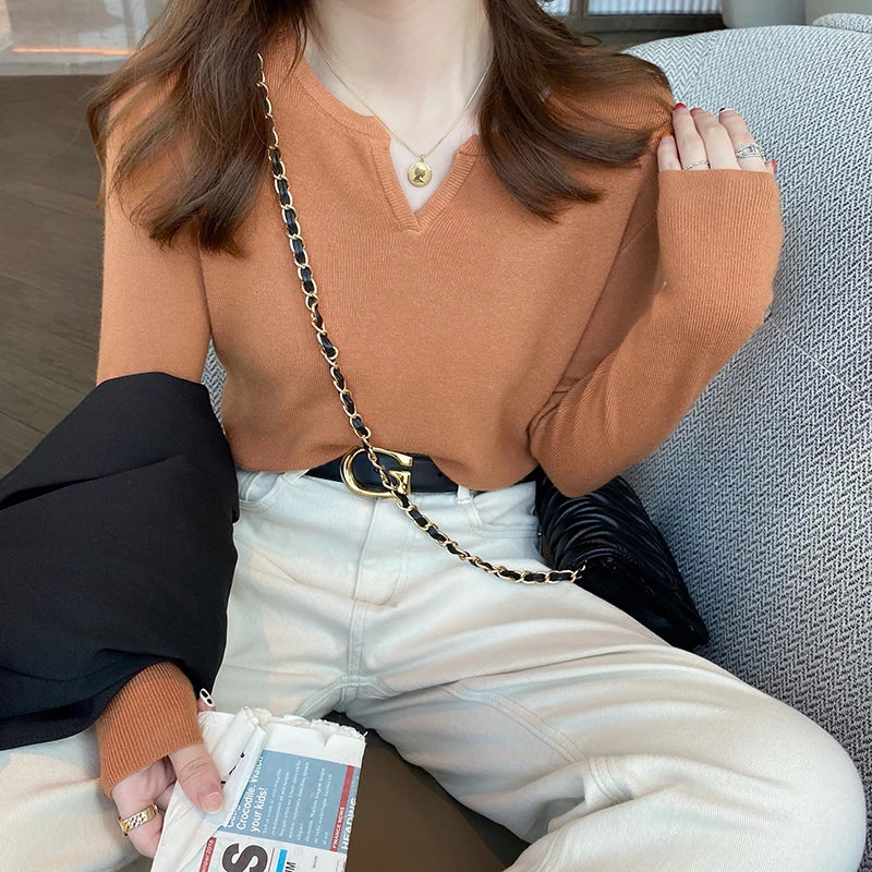 Elegant Knit V-Neck Sweater – Slim Fit Autumn Winter Pullover for Women.