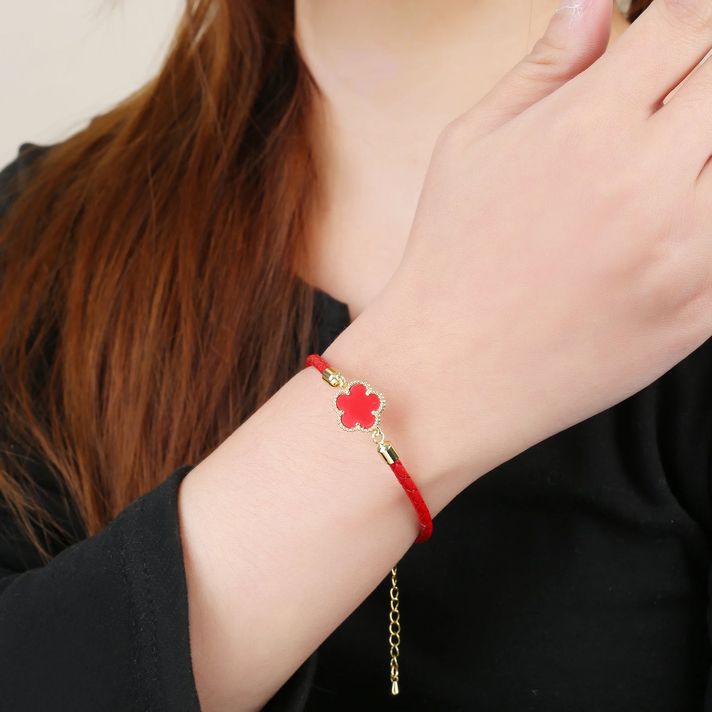 Five-Leaf Flower Natural Stone Bracelet – Chic Woven Leather Jewelry for Women.