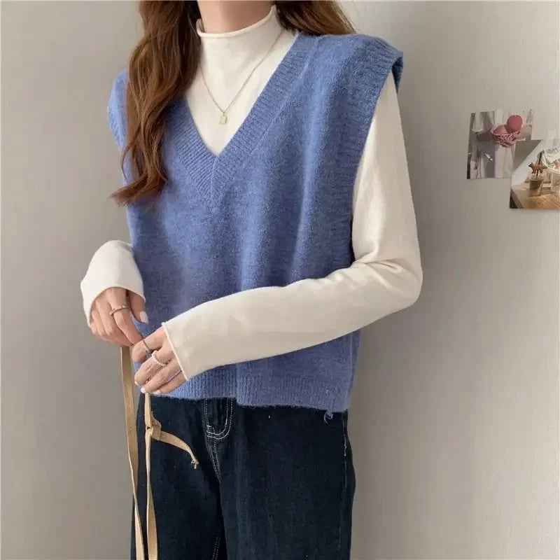 Minimalist Women’s V-Neck Knit Vest – Cozy Korean Aesthetic.