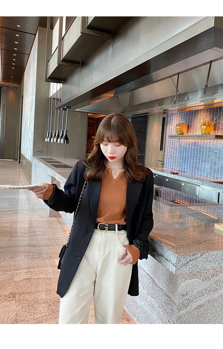 Elegant Knit V-Neck Sweater – Slim Fit Autumn Winter Pullover for Women.