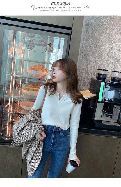 Elegant Knit V-Neck Sweater – Slim Fit Autumn Winter Pullover for Women.