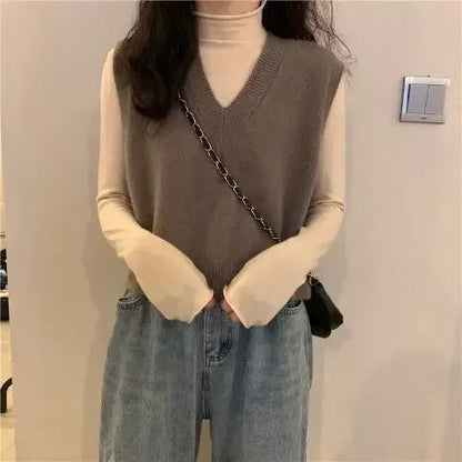 Minimalist Women’s V-Neck Knit Vest – Cozy Korean Aesthetic.