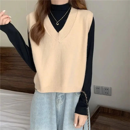 Minimalist Women’s V-Neck Knit Vest – Cozy Korean Aesthetic.