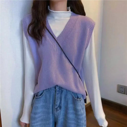Minimalist Women’s V-Neck Knit Vest – Cozy Korean Aesthetic.