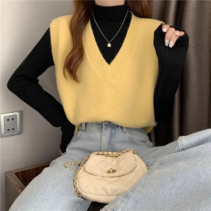 Minimalist Women’s V-Neck Knit Vest – Cozy Korean Aesthetic.
