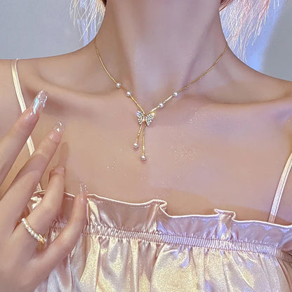 Geometric Hollow Heart Necklace – Modern Minimalist Pendant for Women.