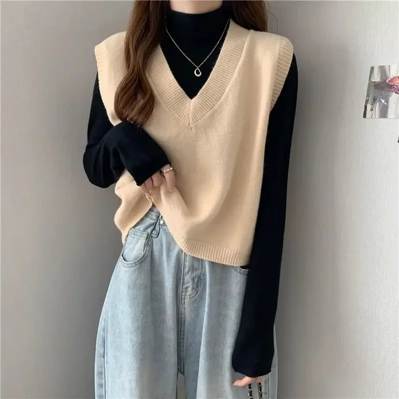 Minimalist Women’s V-Neck Knit Vest – Cozy Korean Aesthetic.