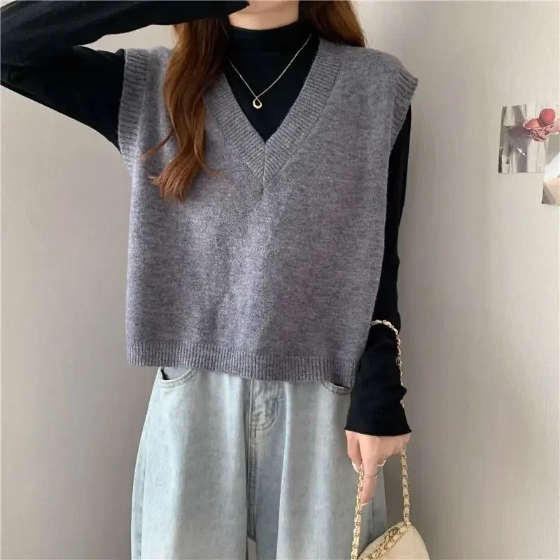 Minimalist Women’s V-Neck Knit Vest – Cozy Korean Aesthetic.