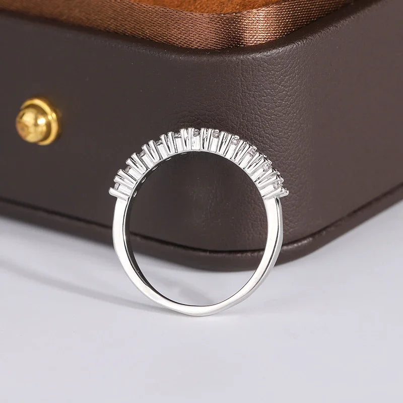 925 Silver Shiny Zircon Ring – Elegant Minimalist Jewelry for Women.