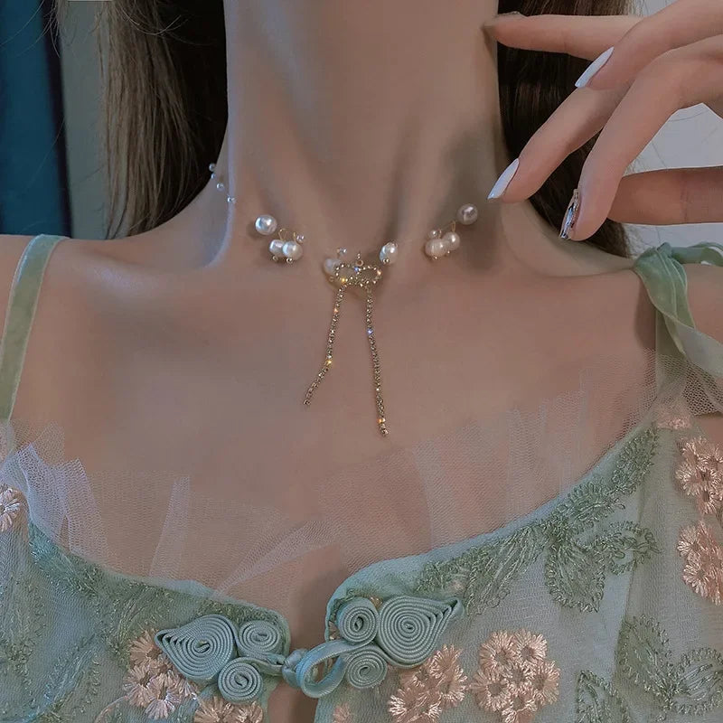 Geometric Hollow Heart Necklace – Modern Minimalist Pendant for Women.