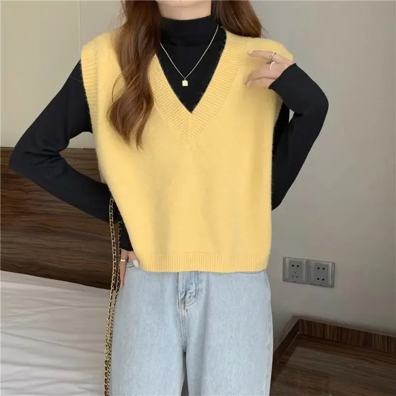 Minimalist Women’s V-Neck Knit Vest – Cozy Korean Aesthetic.