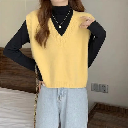 Minimalist Women’s V-Neck Knit Vest – Cozy Korean Aesthetic.