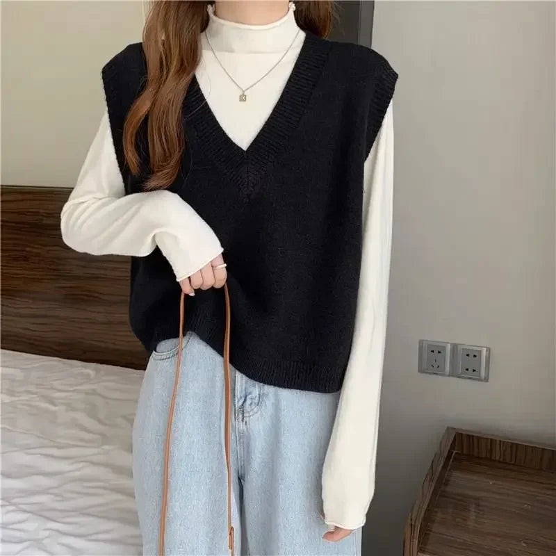 Minimalist Women’s V-Neck Knit Vest – Cozy Korean Aesthetic.