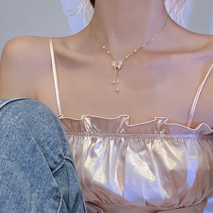 Geometric Hollow Heart Necklace – Modern Minimalist Pendant for Women.