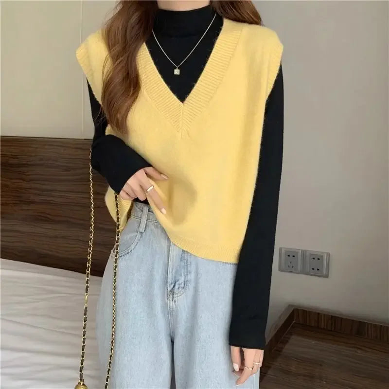Minimalist Women’s V-Neck Knit Vest – Cozy Korean Aesthetic.