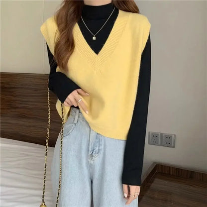 Minimalist Women’s V-Neck Knit Vest – Cozy Korean Aesthetic.