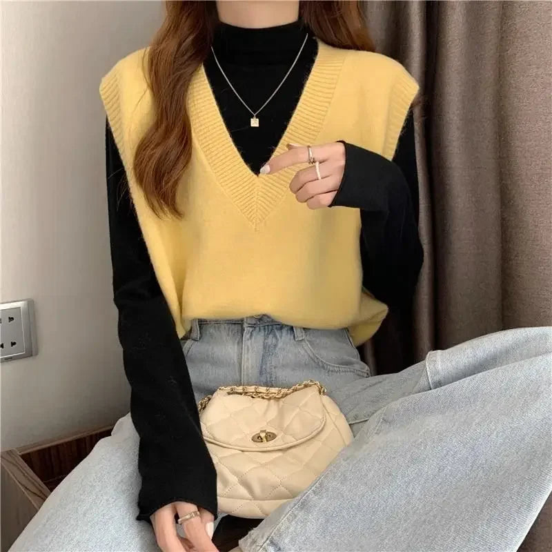Minimalist Women’s V-Neck Knit Vest – Cozy Korean Aesthetic.