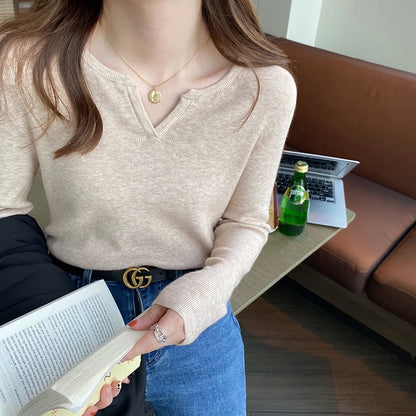 Elegant Knit V-Neck Sweater – Slim Fit Autumn Winter Pullover for Women.