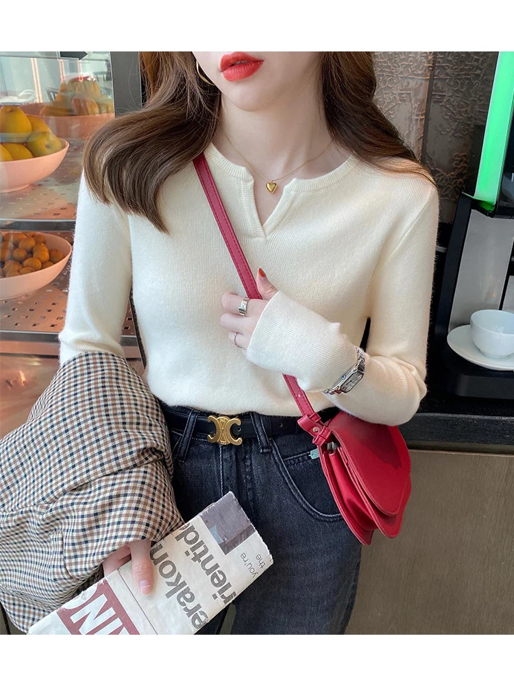 Elegant Knit V-Neck Sweater – Slim Fit Autumn Winter Pullover for Women.