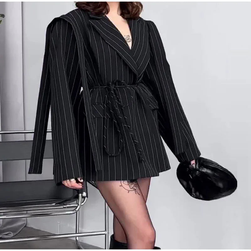 Striped Belted Vest – Effortless Chic for Every Season.